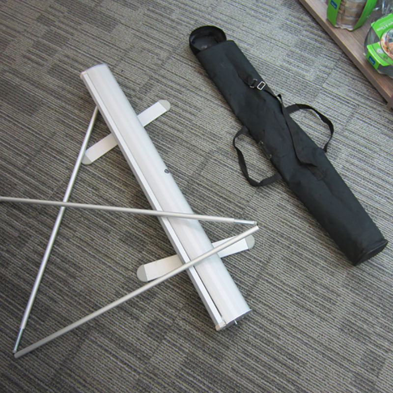 Standee cuốn đế bằng