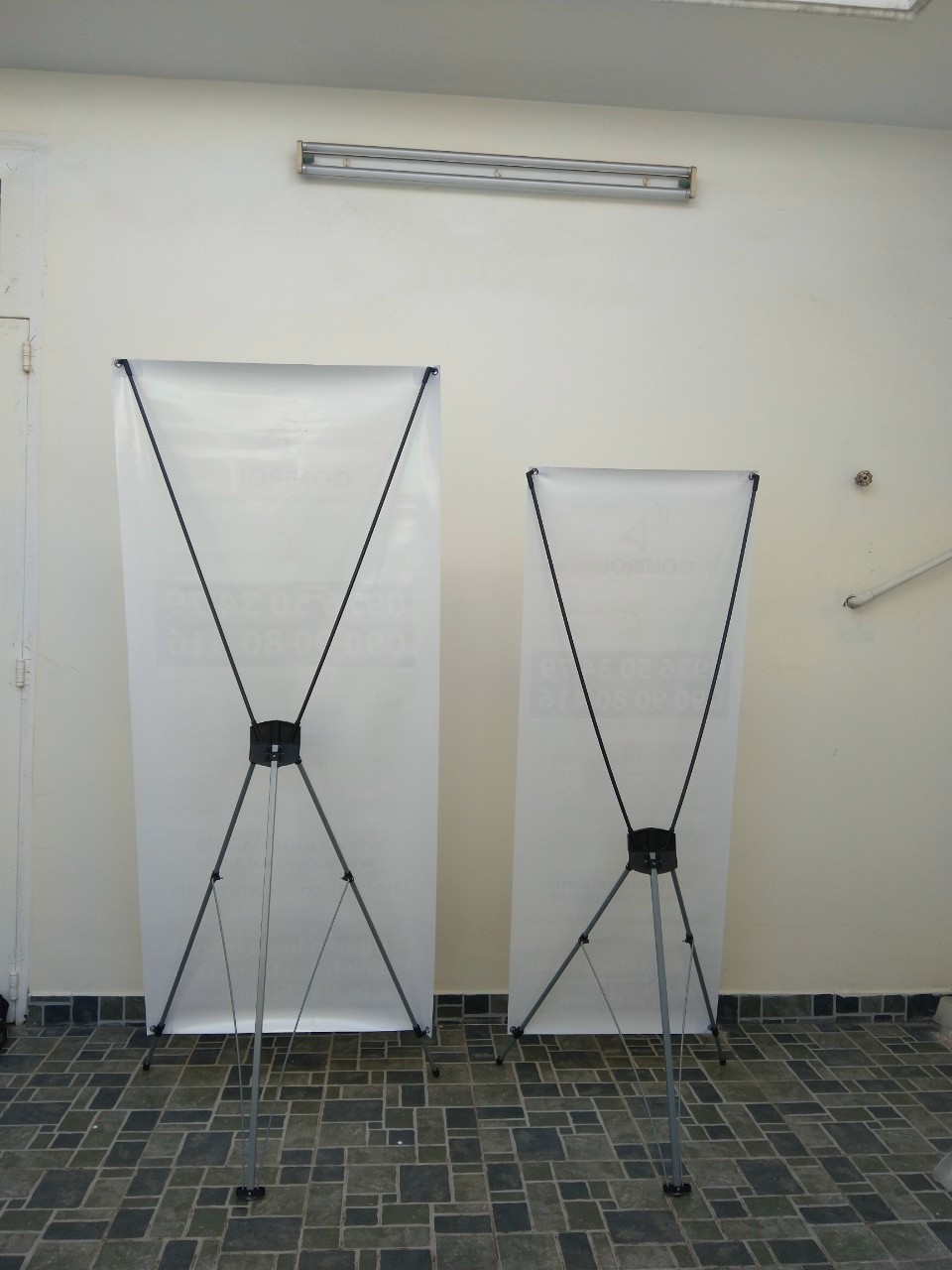 Standee chữ X Standee chữ X