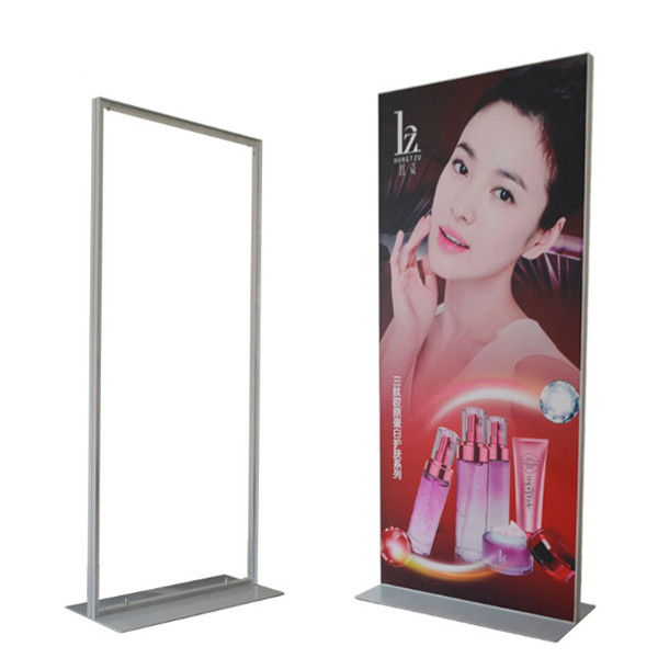 Banner standee đế sắt