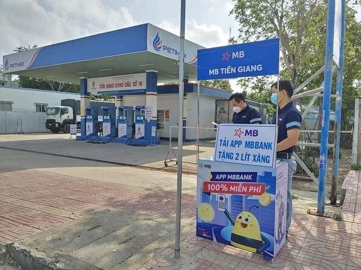 Standee quảng cáo sampling