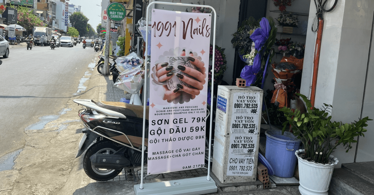 Standee quảng cáo