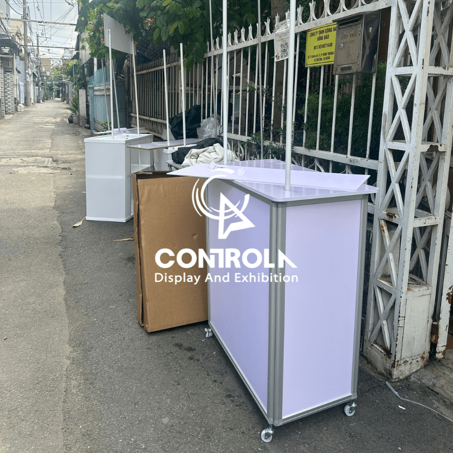 Quầy nhôm có bánh xe