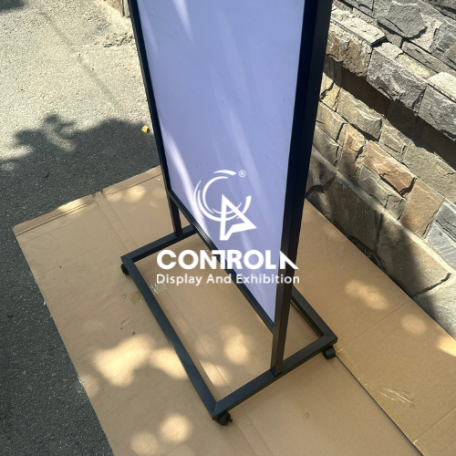 bánh xe chân sắt