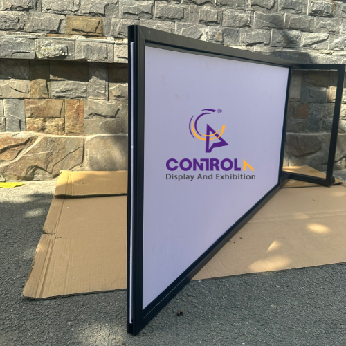 Chân sắt có bánh xe