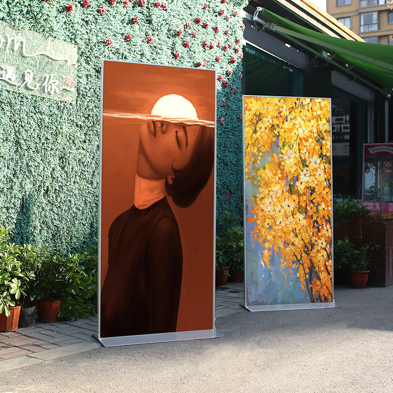 Standee khung nhôm đế sắt