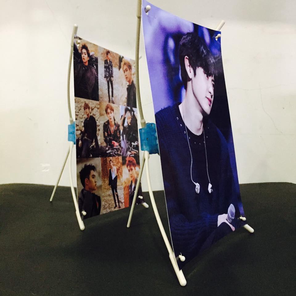Standee chữ x mini