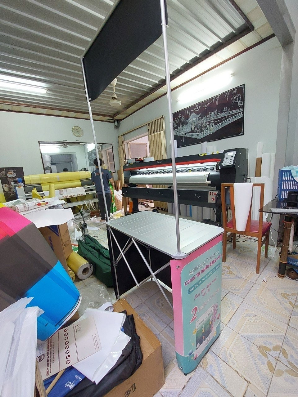 Booth sampling nhôm mạng nhện