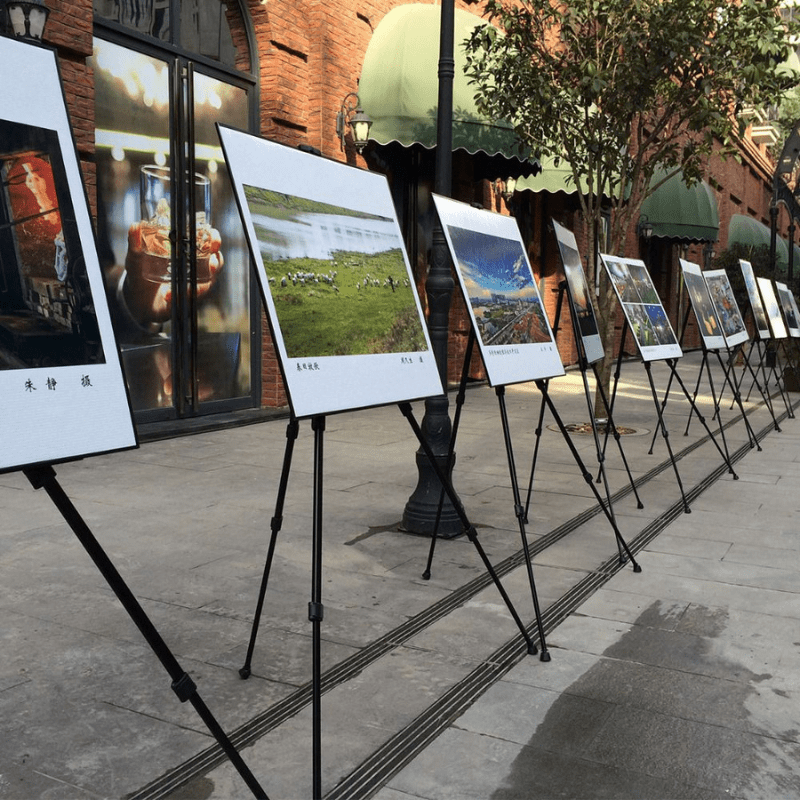 standee chữ A tăng giảm