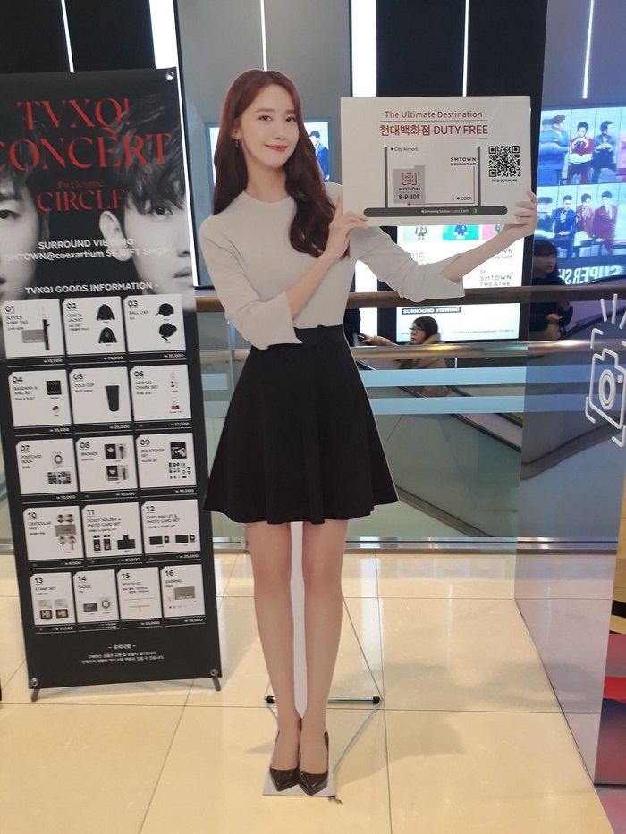 Standee hình người là gì?