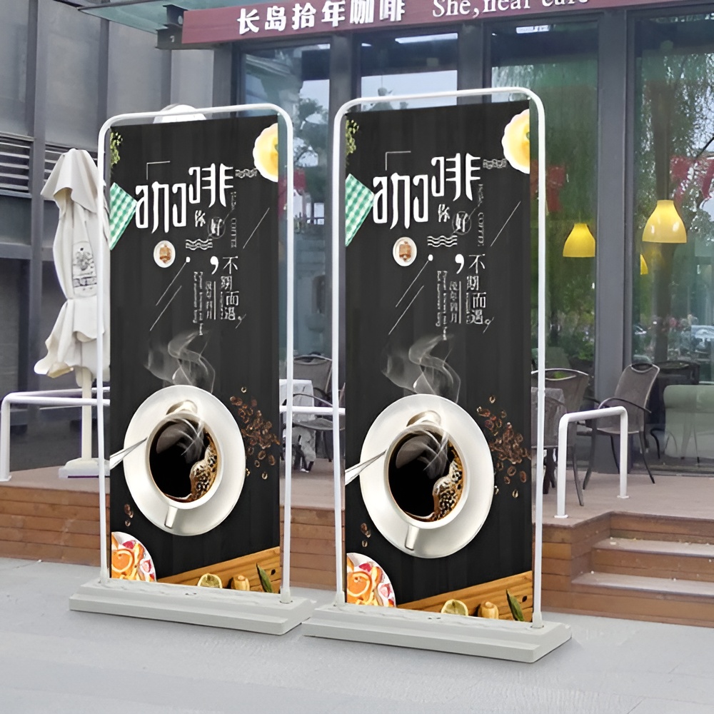 Standee đế nước kiểu cửa