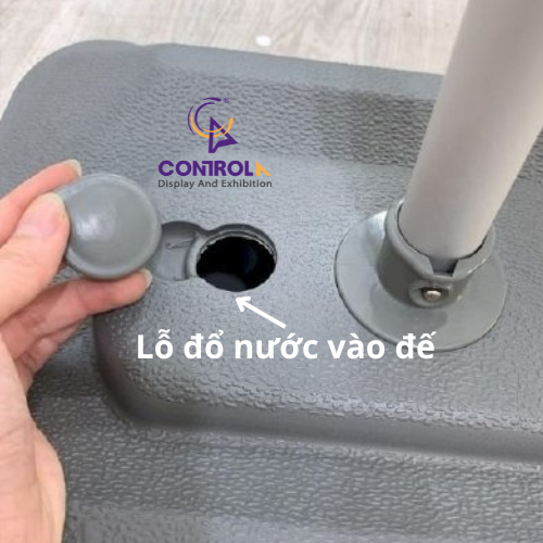 Standee đế nước tăng giảm kiểu vuông