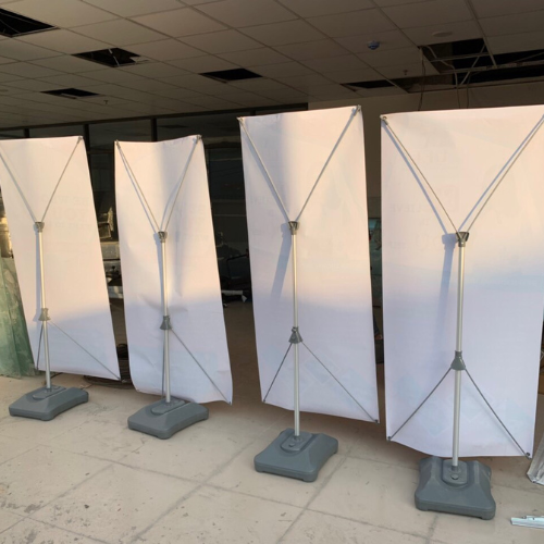 Standee đế nước tăng giảm kiểu vuông