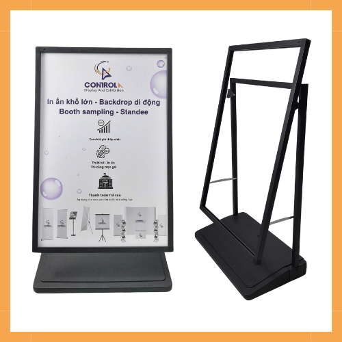 BẢNG HIỆU CHỮ A ĐẾ NƯỚC CÓ BÁNH XE NGOÀI TRỜI